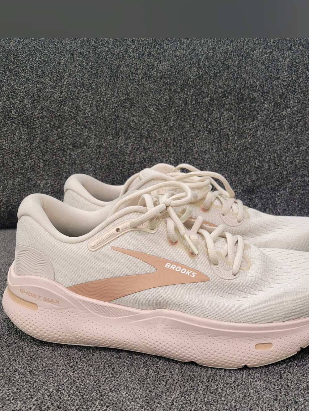 Brooks Ghost Max Running Shoes Womens Sz 11 Pink Sneakers 1203951B135